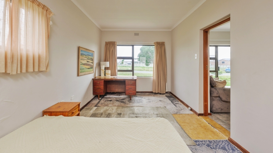 4 Bedroom Property for Sale in Struisbaai Western Cape